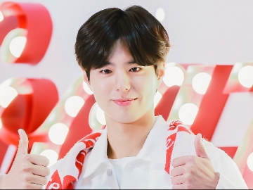 Tampil Memikat di Pemotretan Terbaru, Park Bo Gum Umumkan Siap Kembali Berakting 