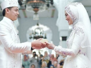 Akhirnya Nikah, Begini Perjalanan Cinta Tommy Kurniawan dengan Lisya Nurrahmi