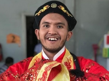 'Nempel' dengan Wanita Berhijab Ini, Caisar Nikah Lagi?