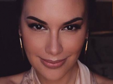 Posting Selfie Belum Mandi dengan Penampilan Begini, Sophia Latjuba Buat Heboh