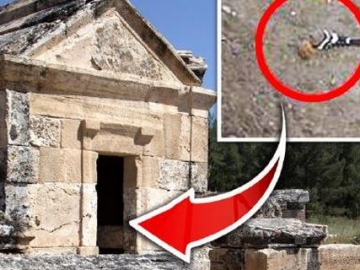 Percaya Atau Tidak, Inilah Gerbang Neraka yang Ada di Turki 