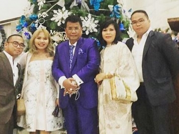 Diprotes Anak Gara-Gara Foto Bareng Cewek Cantik, Hotman Paris: Ini Hak Konstitusiku!