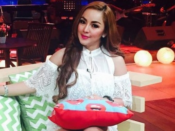 Regina Eks Farhat Abbas Digosipkan Nikah dengan Suami Orang, Wajah Istri Sah Jadi Sorotan