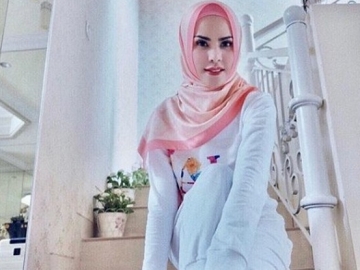 Angel Lelga Pamer Foto Close Up, Bentuk Bibir Hingga Alis Bikin Netter Gagal Fokus