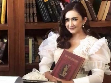 Tolak 'Lamaran' Pakai Lamborghini, Nafa Urbach Malah Minta Ini dari Hotman Paris 