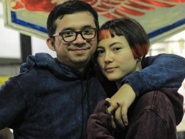 'Anti Mainstream', Desain Undangan Pernikahan Poppy Sovia dan Kekasihnya Ini Bikin Netter Heboh