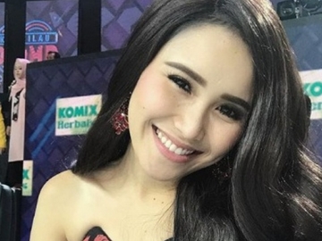Pamer Gaya Rambut Baru, Ayu Ting Ting Disebut 'Cewek Korea'