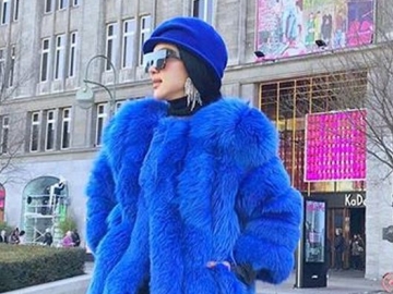 Foto-Foto di Memorial Holocaust, Berita Tentang Syahrini Dimuat Koran Jerman