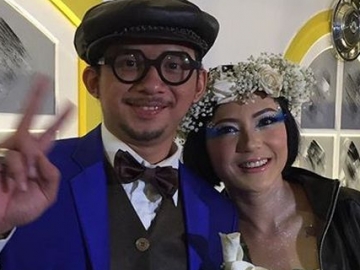 Cerita Pernikahan Poppy Sovia-Oki, Resepsi dengan Jaket Kulit dan Tukar Mas Kawin Demi Motor Trail