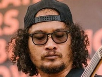Kritis Setelah Tulang Rusuk Patah dan Menusuk Ginjal, Basisst Navicula Indra Made Meninggal Dunia