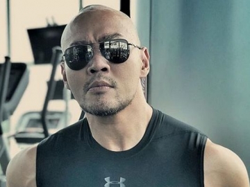 Jari Tangan Patah, Postingan Deddy Corbuzier Bikin Netter 'Ngeri'
