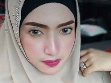 Digosipkan Jadi Istri Ketiga Opick, Anak-Anak dan Kedua Orang Tua Yulia Mochamad Kena Imbas