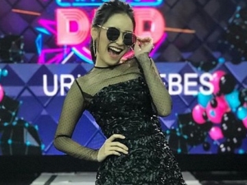  Pamer Foto Begini, Riasan Ayu Ting Ting Malah Dibilang Aneh