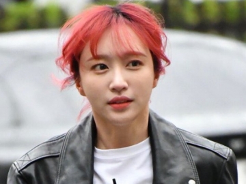 Tampil Cantik Menawan di Foto Terbaru, Dagu Lancip Hani EXID Jadi Sorotan