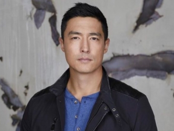 Unggah Postingan Ini Usai Bantah Rumor Pacaran, Daniel Henney Buat Fans Meleleh