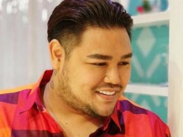 Ivan Gunawan Pamer Foto Masa Kecil, Netter: Bule Banget