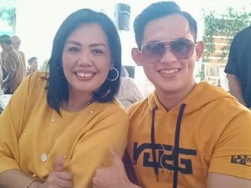 Beredar Foto Undangan Ely Sugigi & Irfan Sbaztian, Netter Nilai Ada yang Janggal