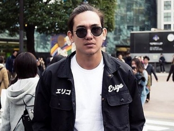 Beredar Foto Adipati Dolken Telanjang Dada, Netter Malah Salah Fokus ke Perut