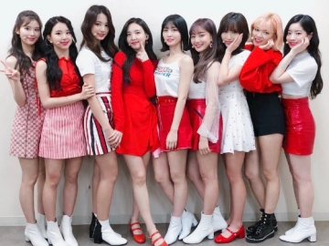 Twice Tampil Elegan & Penuh Pesona di Foto Teaser 'Wake Me Up', Fans Makin Antusias