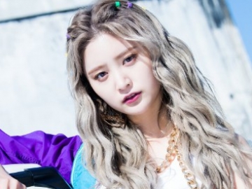 Mantan Rekan Seagensi, Junghwa EXID Buat Fans Heboh Usai Pamer Foto Bareng Jihyo Twice