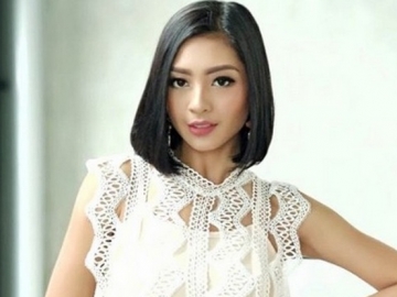 8 Pesona Liza Elly Saat Yoga, Wanita Cantik yang Kabarnya Digugat Cerai Nicky Tirta