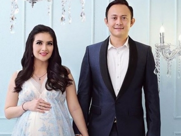 Kadek Devi Resmi Jadi Ibu, Ini Wajah Putra Kembarnya