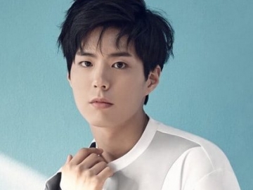 Teman Unggah Video Lawas, Netter Kagum Tampannya Park Bo Gum dengan Seragam Sekolah