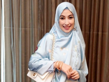 Putrinya Menikah, Annisa Trihapsari Foto Bareng Mantan Suami dan Istrinya