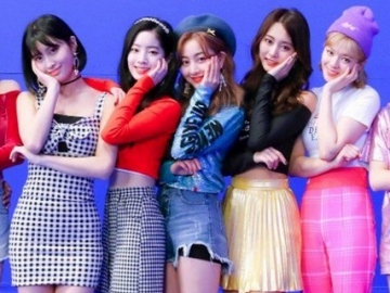 Buat Kesalahan Ini Saat Twice Tampil di Festival Kampus dan Tuai Kritikan, MC Acara Minta Maaf