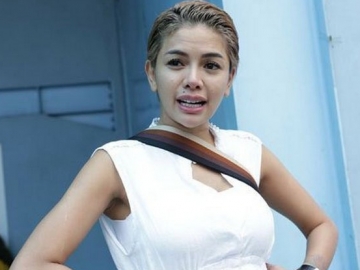 Nikita Mirzani Sebut Inisial 'D' Sebagai Penabur Garam di Rumahnya, Siapa?