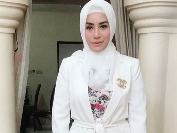Sempat Lepas Gara-Gara Galau Banyak Hutang, Ini Alasan Shinta Bachir Kembali Pakai Hijab