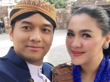 Gelar Acara Tujuh Bulanan, Terungkap Jenis Kelamin Anak Vicky Shu