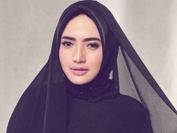 Disebut Cerai dari Opick, Yulia Mochamad Tantang Netizen Tanya Pada Ayahnya