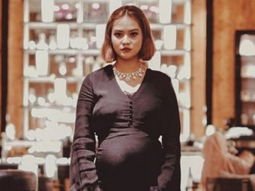 Dituding Pamer Gara-Gara Foto Pakai Mukena, Mytha Lestari Serba Salah