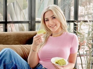 Foto Bareng Para Sahabat, Pose Jessica Iskandar Dinilai Kurang Enak Dipandang