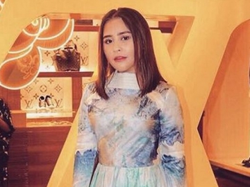 Prilly Latuconsina Dikritik Gara-Gara Pegangan Tangan, Istri Alvin Aziz Beri Komentar Bijak