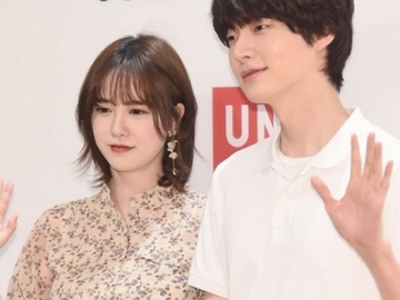 Tampil Bareng di Acara Ini, Manisnya Interaksi Ahn Jae Hyun-Ku Hye Sun Siap Buat Fans Gemas