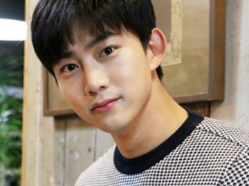 Lakukan Siaran Live di Sela Libur Militer, Taecyeon Asyik Bahas Seluruh Kegiatan Member 2PM 