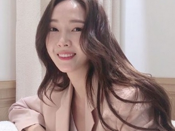 Tampil Menawan di Acara Fashion, Netter Soroti Gaya Berpakaian Jessica Jung