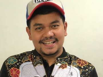 Bikin Ngakak, Indra Bekti Pamer Foto Jadul Bareng Luna Maya