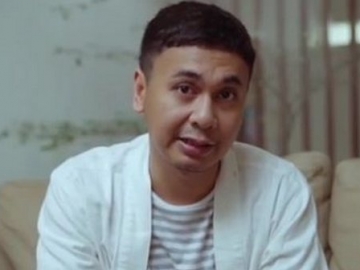 Ngaku Lama Tak Kemudikan Mobil, Ekspresi Wajah Raditya Dika Bikin Ngakak