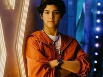 Al Ghazali Unggah Foto Jadul Bareng Ayahnya, Wajah Ahmad Dhani Disebut Mirip Dul Jaelani