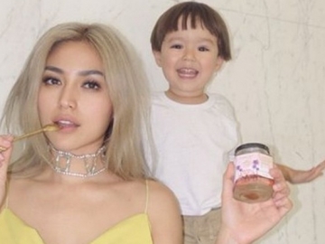 Kepergok Liburan Bareng, Perlakuan Manis Richo Kyle pada Anak Jessica Iskandar Jadi Sorotan