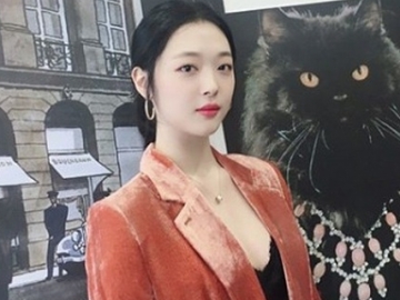 Sulli Buat Fans Cemas Usai Tampil di Instagram Live dengan Wajah Sedih & Mata Berkaca-Kaca