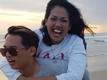 Ely Sugigi Dicium Pria Lain di Depan Matanya, Irfan Sbaztian Tak Cemburu?