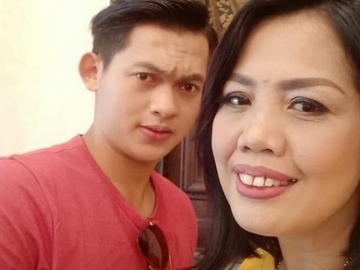 Kunjungi Toko Perhiasan Bareng Pacar, Ely Sugigi Malah Dibully
