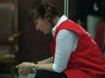 Berkaca-Kaca di Persidangan, Terungkap Roro Fitria Gunakan Nama Ibu untuk Pesan Sabu