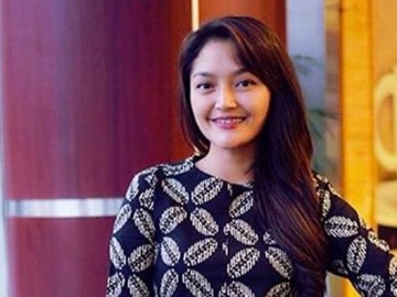 Datang ke Kondangan Bareng, Pria Ini Diduga Kekasih Siti Badriah