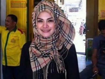 Tulis Kalimat Bijak Hingga Singgung Soal 'Hidayah', Nikita Mirzani Bakal Berhijrah?