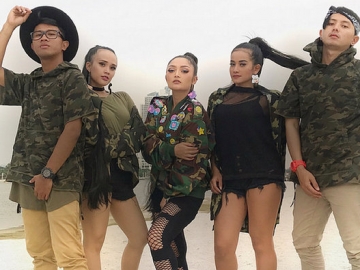 Keren Banget, Lagu 'Lagi Syantik' Siti Badriah Berhasil Masuk Billboard YouTube